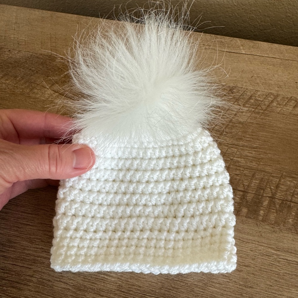 NICU Premature Baby Hat and Bootie Set - Picture 3 of 11